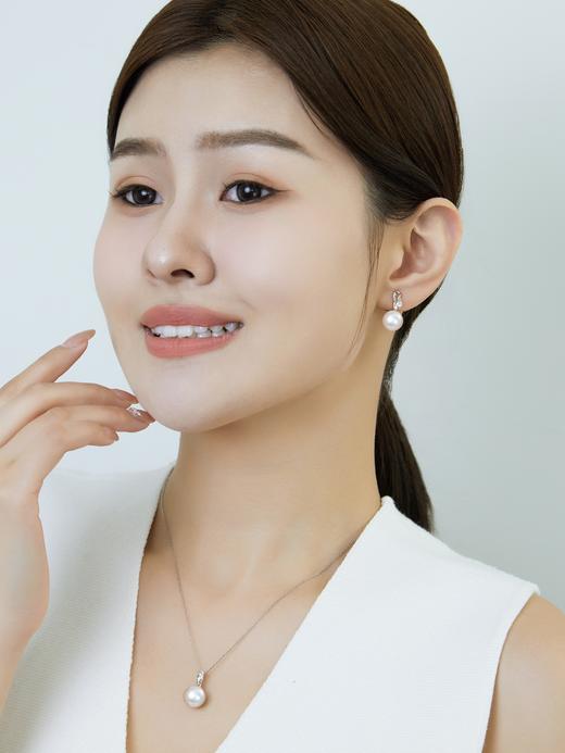 【挚友限定】【香港展会商品】白天鹅-18K金澳白珍珠耳夹 10.1mm（展会产品拍下后不支持7天无理由退换货） 商品图3