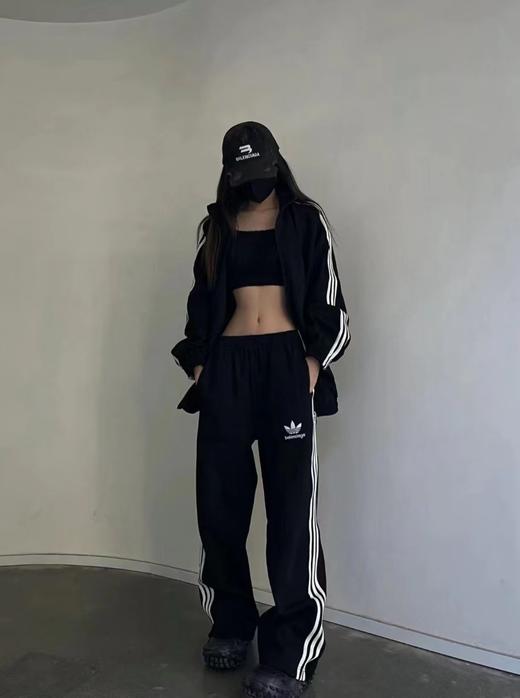 F030425舒适百搭日常通勤尼龙抽绳收腰设计绣花双插带运动长裤 商品图5