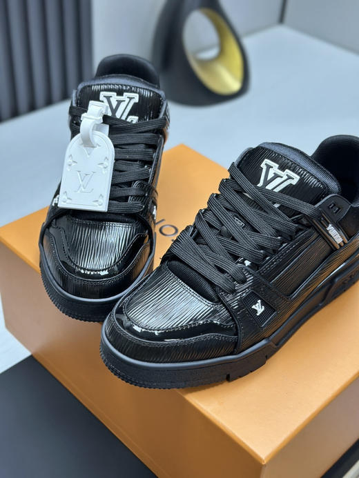 春季特惠💰650 LV 公司级 # 驴牌 Trainer 低帮休闲板鞋 商品图4