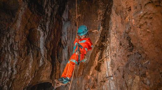 春假4.1-4.5【贵州5天4晚营】去看一年一度“百里杜鹃”盛放！探秘铜鼓荡石林、羊皮洞瀑布，寻龙洞探洞！花季限定、处处是取景框！秘境串联，节奏舒缓，亲子轻徒步，三晚连住不累妈！ 商品图7