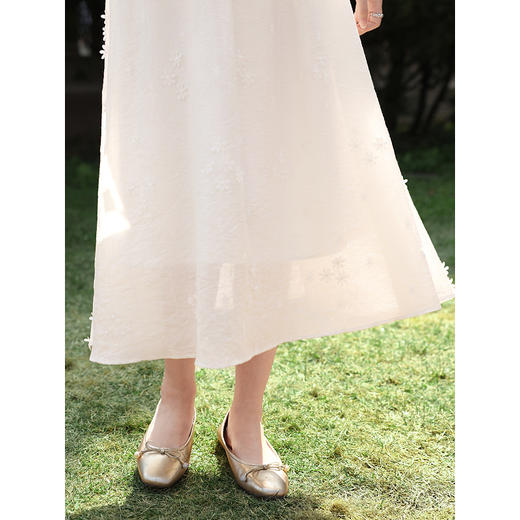 鹿向南「云深茶白」米白色法式吊带连衣裙女春季海边度假收腰长裙 商品图2