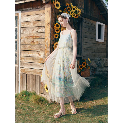 两三事梵高文艺迷醉森林2026春新款复古网纱拼接印花吊带裙连衣裙 商品图3