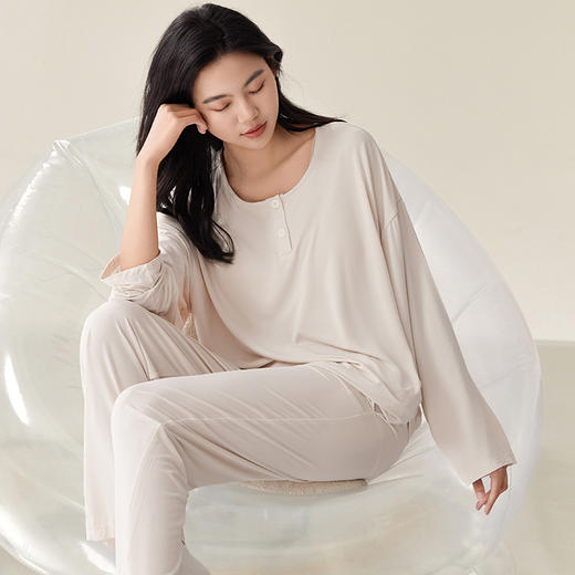 【轻梵 长袖新款莫代尔带胸垫家居服】带胸垫防凸点长袖家居服套装 宽松慵懒亲肤 无感bra 商品图8