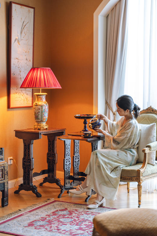 独角鹿西洋古董19世纪末法国出品精雕核桃木嵌花四联嵌套式桌几 商品图1