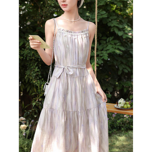 鹿向南「紫雾汀洲」淡紫色法式气质吊带连衣裙女年春季显瘦长裙子 商品图2