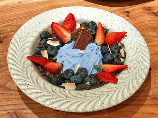 蓝藻冷萃酸奶碗（配料：冷萃酸奶，天然藻蓝蛋白，蓝莓，麦片） 商品图0