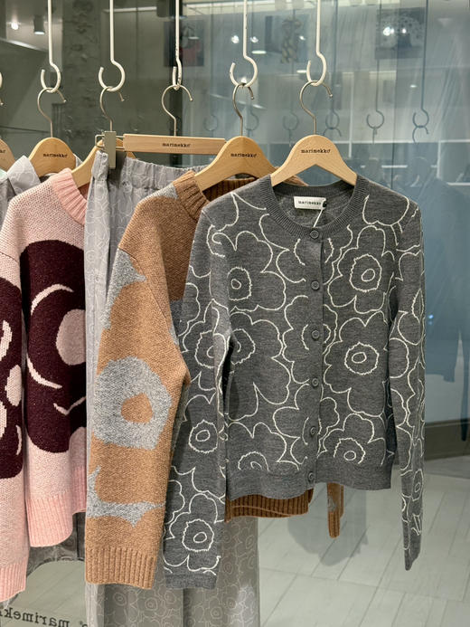 26春夏---高品质扬子纱细羊毛花朵圆领针织开衫【包邮+三天无理由退换】 商品图3