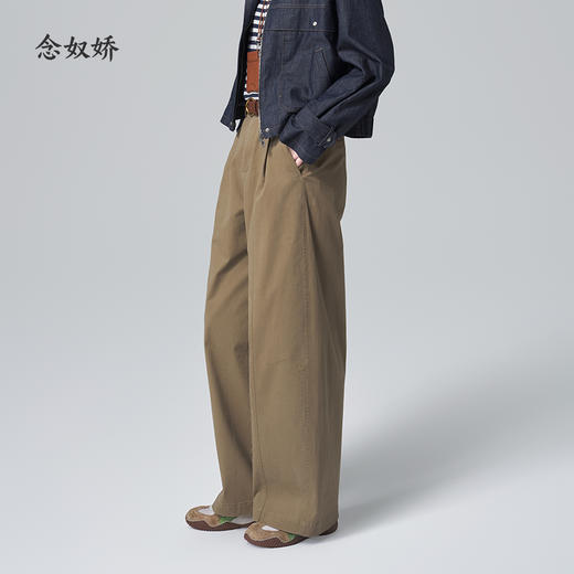 【商场同款】CNT6348 “ 零压裤 ” 轻松舒适 穿出随性腔调 弯刀裤型卡其绿色休闲裤 商品图11