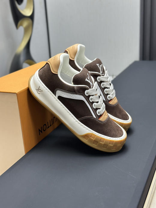 春季特惠💰560 2026早春全新上架 # LV 路易威登 Tilted Low Sneakers 倾斜系列低帮复古休闲运动板鞋 商品图3