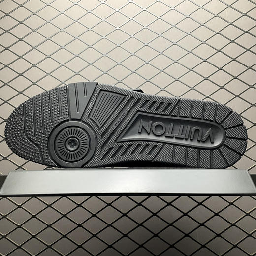 春季特惠💰720 LV Nigo x 驴家 Trainer 联名款 低帮休闲板鞋 商品图4