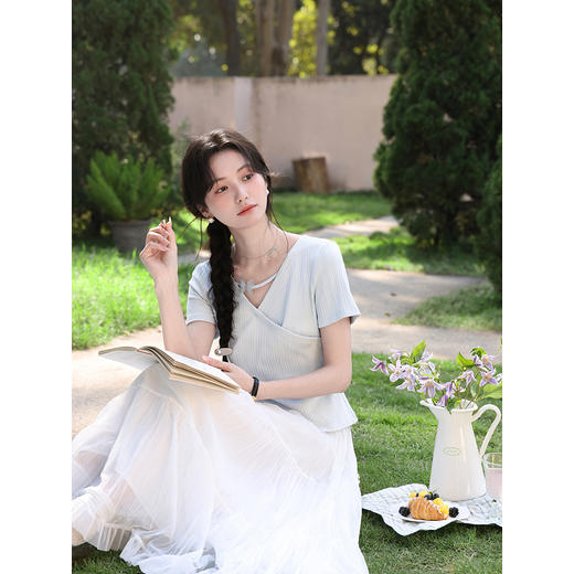 鹿向南「茉莉清晨」蓝色短袖T恤女夏新款时尚修身小众设计感上衣 商品图3