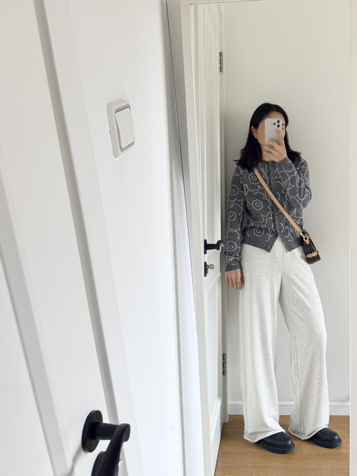 26春夏---高品质扬子纱细羊毛花朵圆领针织开衫【包邮+三天无理由退换】 商品图7