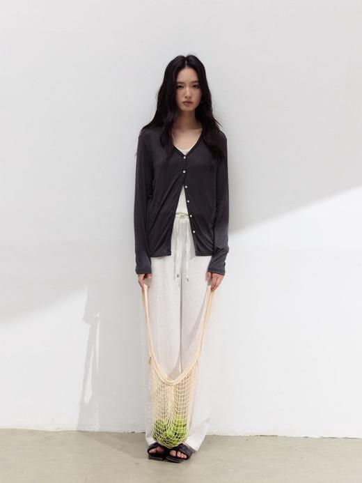 【多妈团购  零感开衫9786】开春必备，太温柔了~6.3%绵羊毛+3%桑蚕丝，软软糯糯，好舒服，自然垂感，显瘦百搭，和春天绝配-连横 商品图4