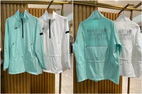 兔耳朵🐰家新款女士防风外套来了！高品质❗🌟这款轻薄防水防风外套是真的太戳我了，问就是贼爱！设计太有腔调了，处处都是细节，半高领拉链一拉到顶，内里抽绳可还可以收腰穿，版型精致干练，后背印花拉链拼接!