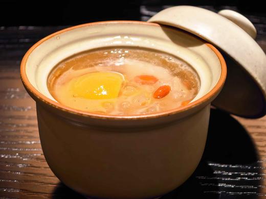 黄桃雪梨银耳炖桃胶 商品图0