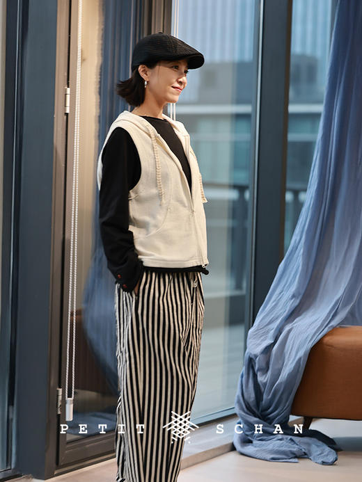 Petit Schan小闪 CLO#1065 Go for a joyride 兜风 棉混纺休闲连帽抽绳马甲 商品图4