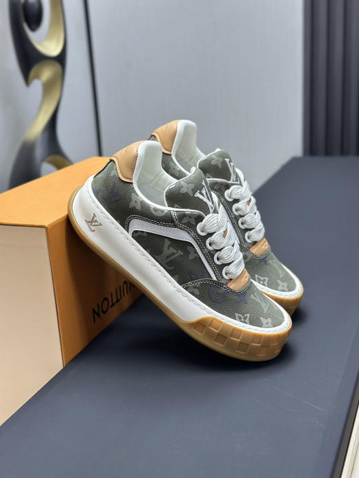 春季特惠💰560 2026早春全新上架 # LV 路易威登 Tilted Low Sneakers 倾斜系列低帮复古休闲运动板鞋 商品图3