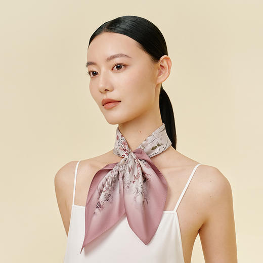 万事利《芳华之约》丝巾花礼盒（小方巾） 商品图4