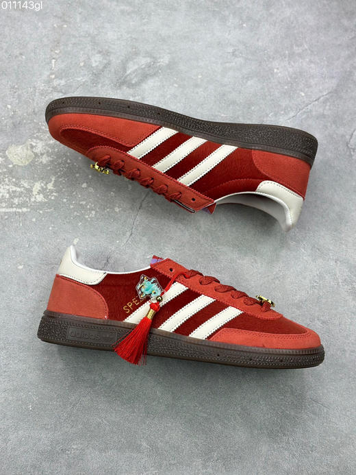 春季特惠💰340 马年限定 # Adidas originals 新年款 经典运动 德训鞋 红色羚羊松糕系列复古百搭厚底增高低帮休闲运动板鞋 商品图4