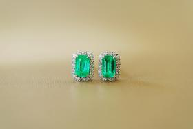 0.43克拉祖母绿耳钉
