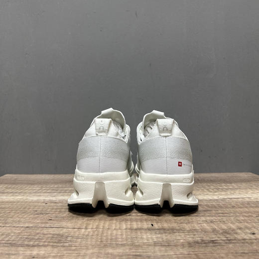 春季特惠💰340 On 昂跑 Cloudsurfer Max 舒适柔软减震透气轻便跑步鞋 商品图1