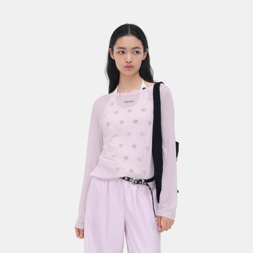 HERLIAN 2026年春夏新品纽扣装饰一字领百搭粉调透感女士长袖T恤 商品图2