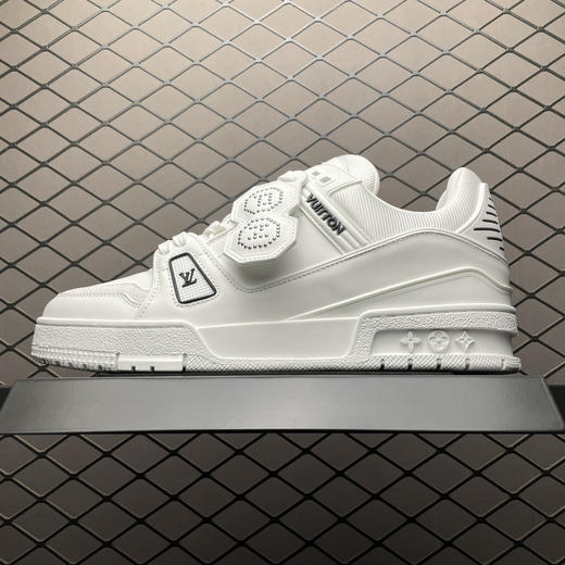 春季特惠💰720 LV Nigo x 驴家 Trainer 联名款 低帮休闲板鞋 商品图0