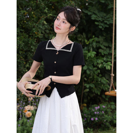 鹿向南「椿山梦境」赫本风黑色翻领花边短袖T恤女夏显瘦正肩上衣 商品图3