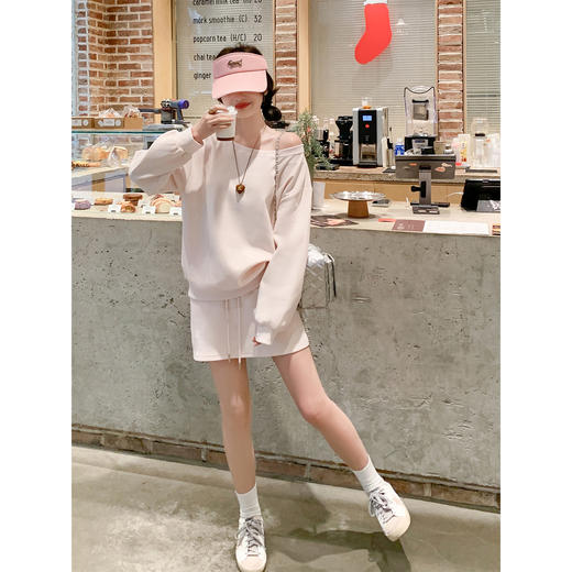 <曾小咸推荐>3.5现货秒杀 ！微信超特价！韩系斜肩露肩卫衣+短裙套装 日常239.99 立减120 秒杀119.99！！ 商品图3