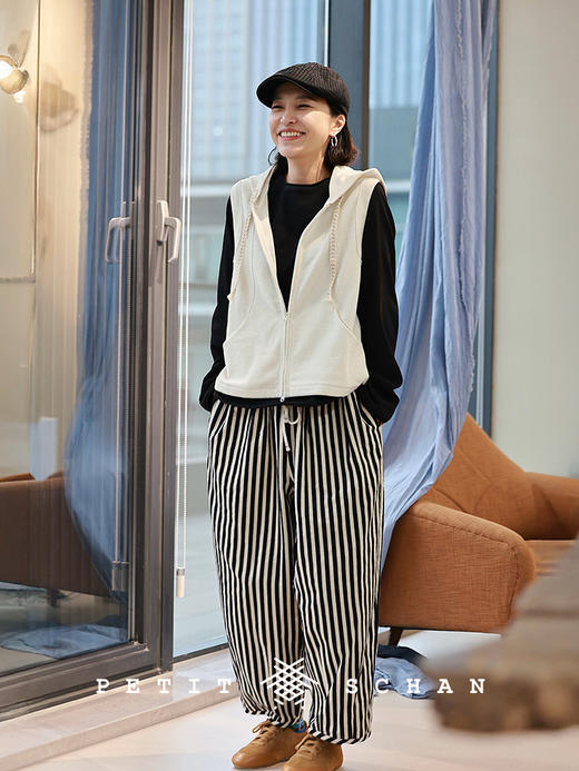 Petit Schan小闪 CLO#1065 Go for a joyride 兜风 棉混纺休闲连帽抽绳马甲 商品图3