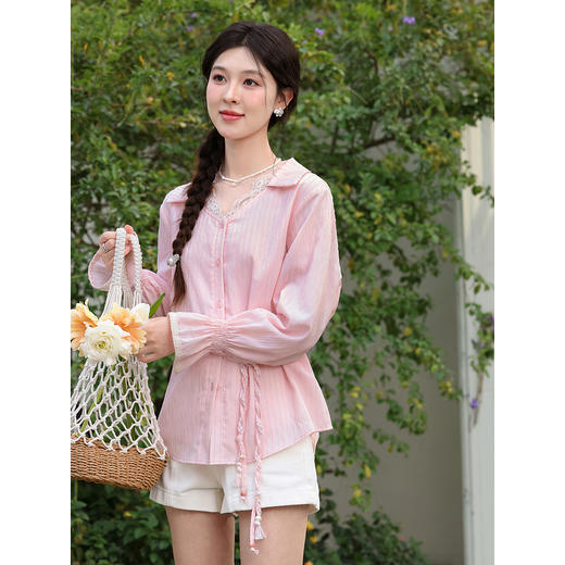 鹿向南「云赏轻语」粉色条纹蕾丝衬衫女春季洋气收腰长袖小衫上衣 商品图2