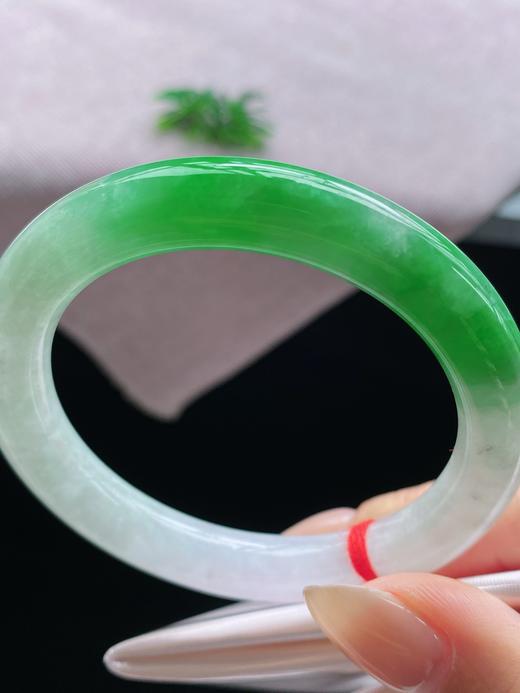 54圆条翡翠手镯 商品图2