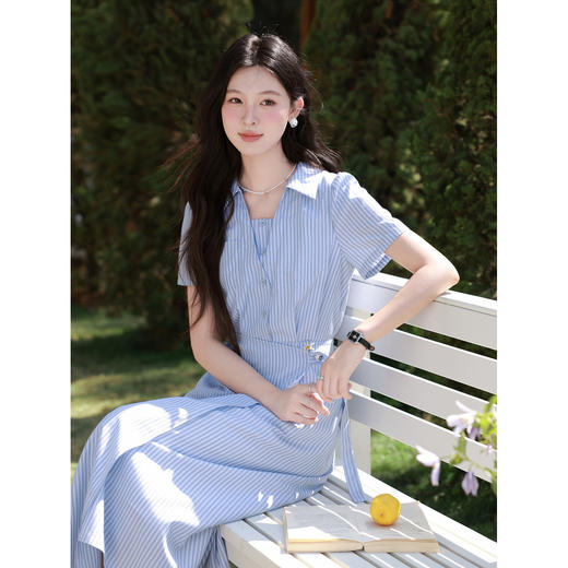 鹿向南「蓝岛续歌」法式温柔设计感条纹收腰裙显瘦蓝色气质连衣裙 商品图4