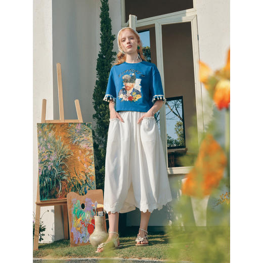 两三事梵高文艺旧日幻境2026春季新款人物印花流苏袖口t恤女短款 商品图2