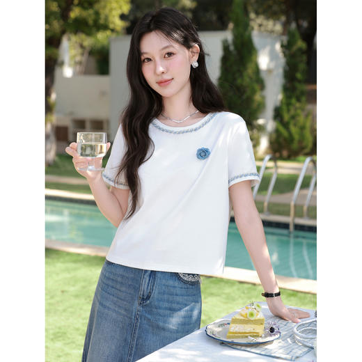 鹿向南「花间清语」米白色立体花朵撞色包边正肩T恤短袖上衣女夏 商品图1