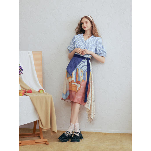 两三事梵高文艺航海日迹2026春新款条纹拼接印花不对称翻领连衣裙 商品图1