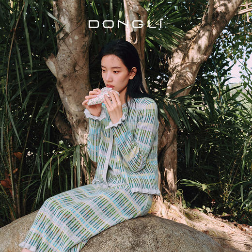 东黎 • 万物复苏 白桦林 山羊绒女士圆领彩条开衫 6040 商品图0