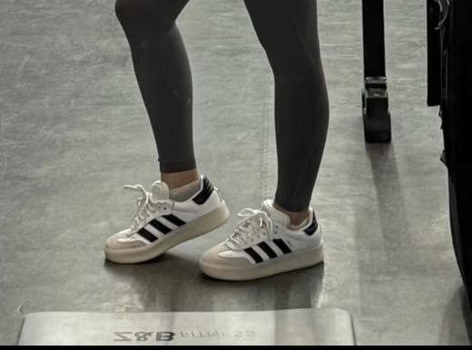 到手价339元 Adidas女士Barreda休闲鞋 经典三条纹设计 美国代购，无中文标签，介意慎拍 商品图2
