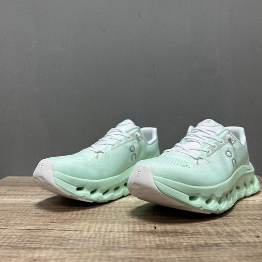 春季特惠💰320 On 昂跑 Cloudtilt 圆头系带 减震耐磨 低帮 生活休闲鞋 商品图5