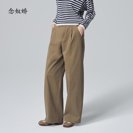 【商场同款】CNT6348 “ 零压裤 ” 轻松舒适 穿出随性腔调 弯刀裤型卡其绿色休闲裤 商品图3