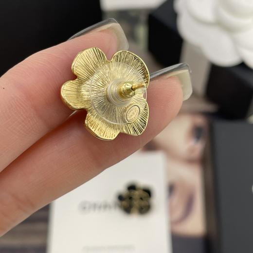 香奈儿 珐琅茶花耳钉红/黑/白（XTY） 商品图9