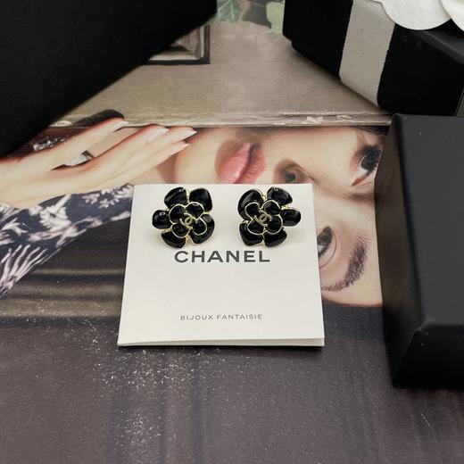 香奈儿 珐琅茶花耳钉红/黑/白（XTY） 商品图12