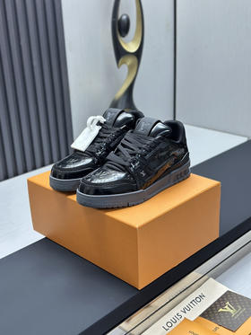 春季特惠💰650 LV 公司级 # 驴牌 Trainer 低帮休闲板鞋