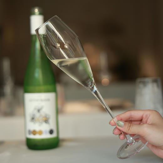 【断货王！10度青柠脆冰冰白葡萄酒！德国原瓶进口 买一箱送酒杯！】列顿庄园摩泽尔青柠脆冰冰·雷司令半甜白葡萄酒 10度甜型 750ml/瓶 商品图1