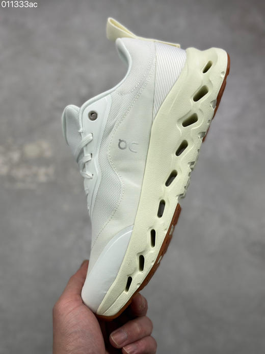 春季特惠💰330 Loewe x ON 罗意威昂跑联名 Cloudtilt 2.0 系列 商品图6