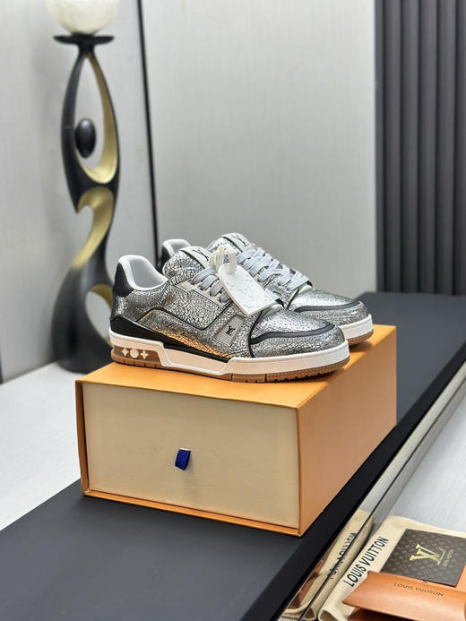 春季特惠💰650 LV 公司级 # 驴牌 Trainer 低帮休闲板鞋 商品图1