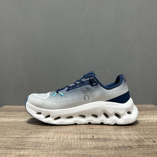 春季特惠💰320 On 昂跑 Cloudtilt 圆头系带 减震耐磨 低帮 生活休闲鞋 商品图2