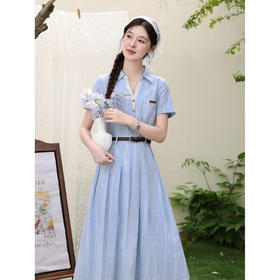 鹿向南「温柔格调」法式气质通勤蓝色设计感收腰格纹短袖连衣裙