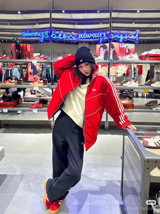 F0304121秋冬复古运动风两面穿哑光软质料保暖棉服黑红撞色外套 商品图5