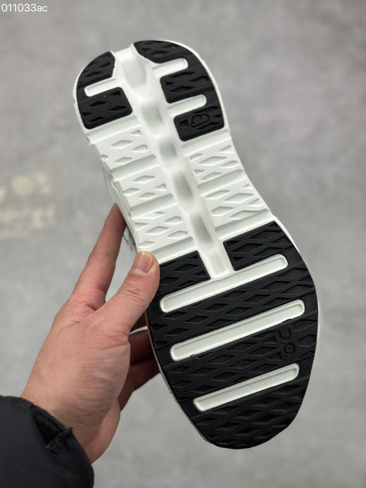 春季特惠💰330 Loewe x ON 罗意威昂跑联名 Cloudtilt 2.0 系列 商品图8